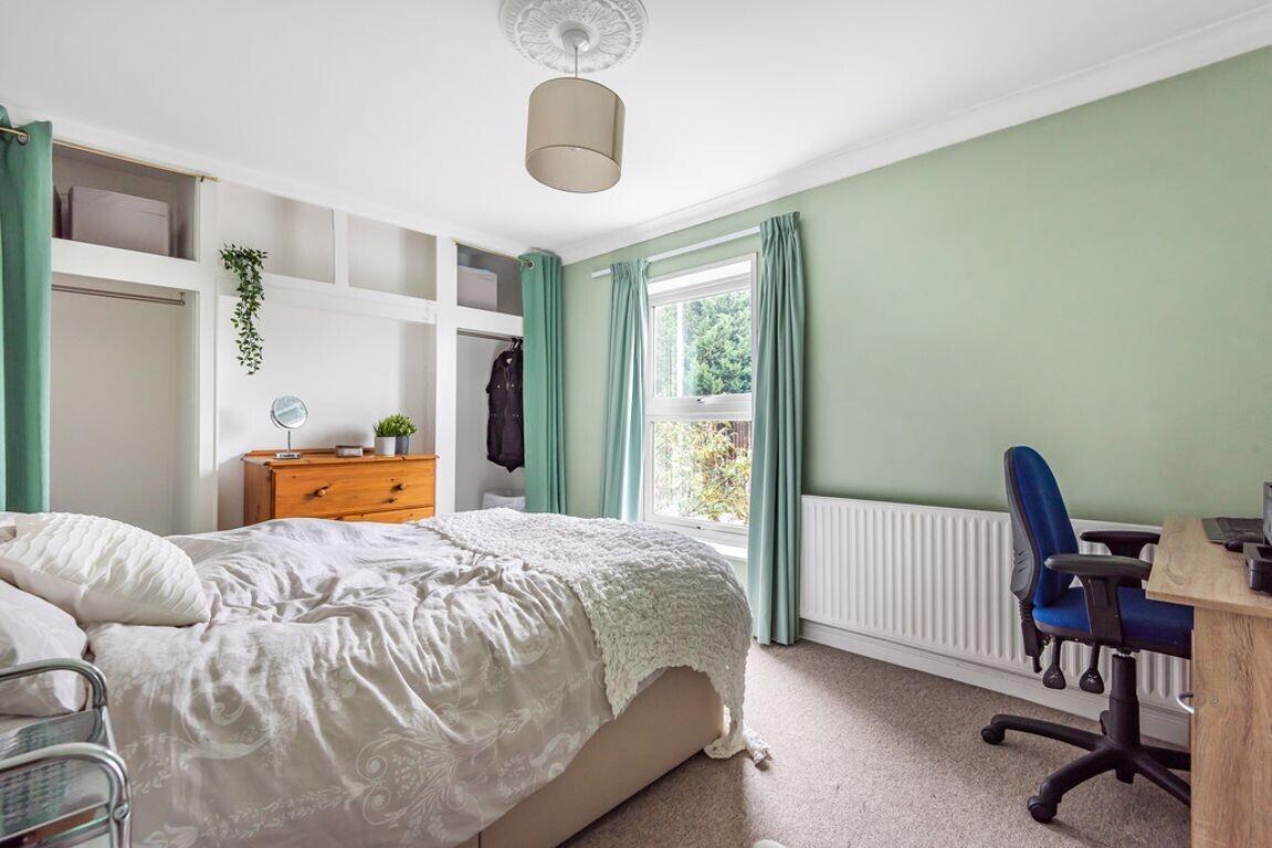 4 bedroom house for rent Worplesdon Road, Surrey, GU2 9RS UniHomes