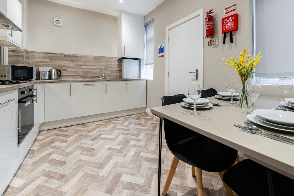 3 bedroom house for rent Barff Road Salford, Manchester, M5 5ES UniHomes