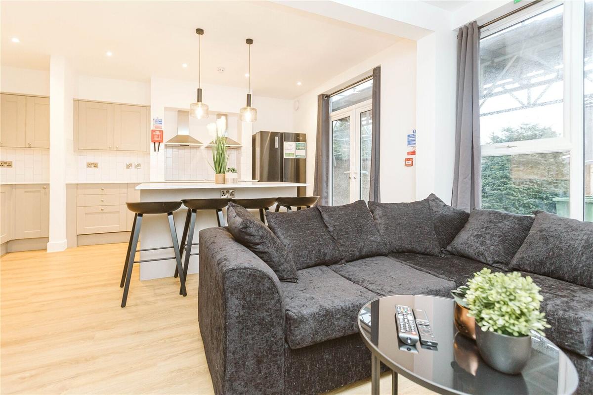 6 bedroom house on Sixth Avenue, Horfield, Bristol