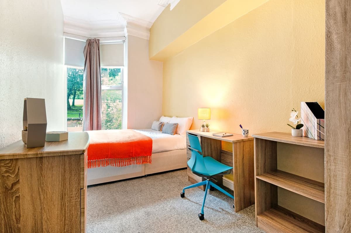 7 bedroom apartment for rent Hyde Park Road, Leeds, LS6 1AH UniHomes