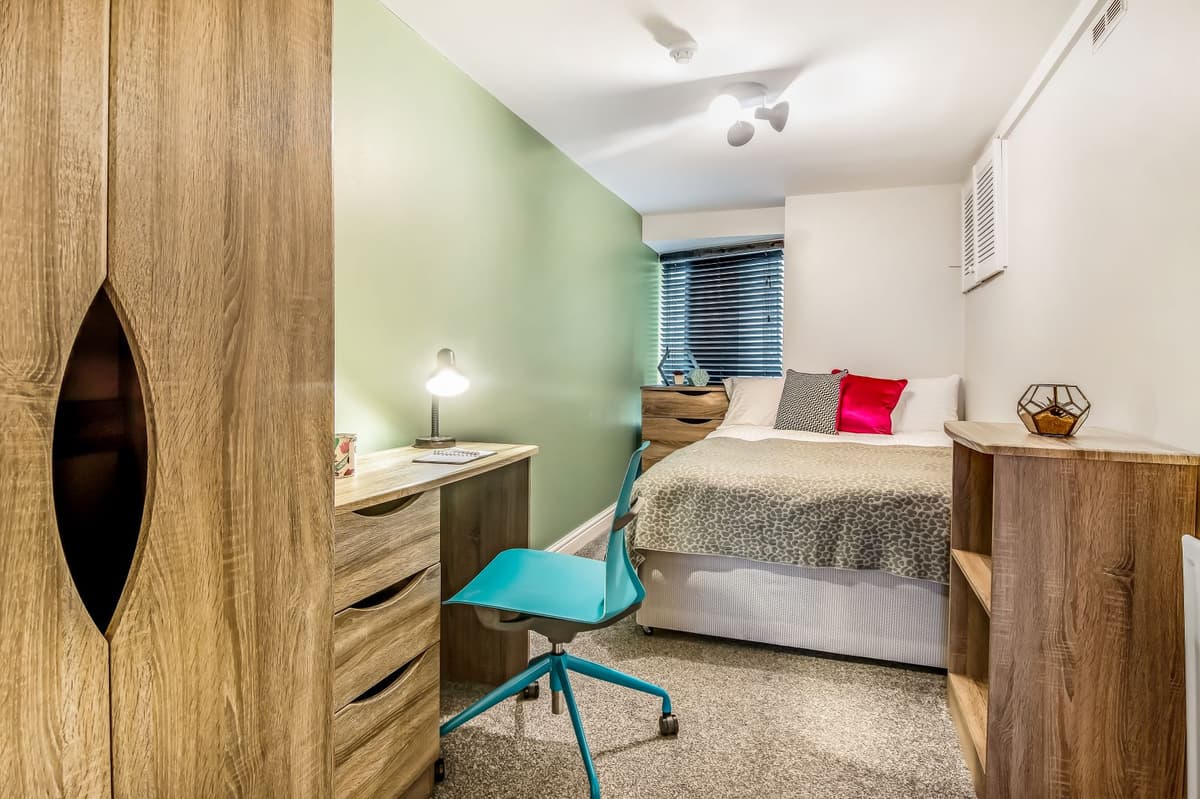 7 bedroom apartment for rent Hyde Park Road, Leeds, LS6 1AH UniHomes
