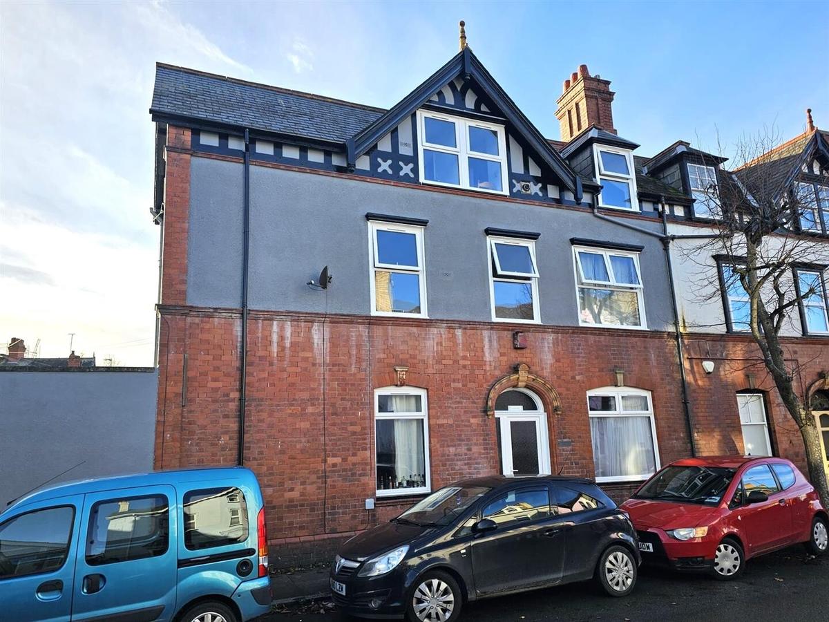 6 bedroom house for rent Stanley Road, Aberystwyth, SY23 1LS UniHomes