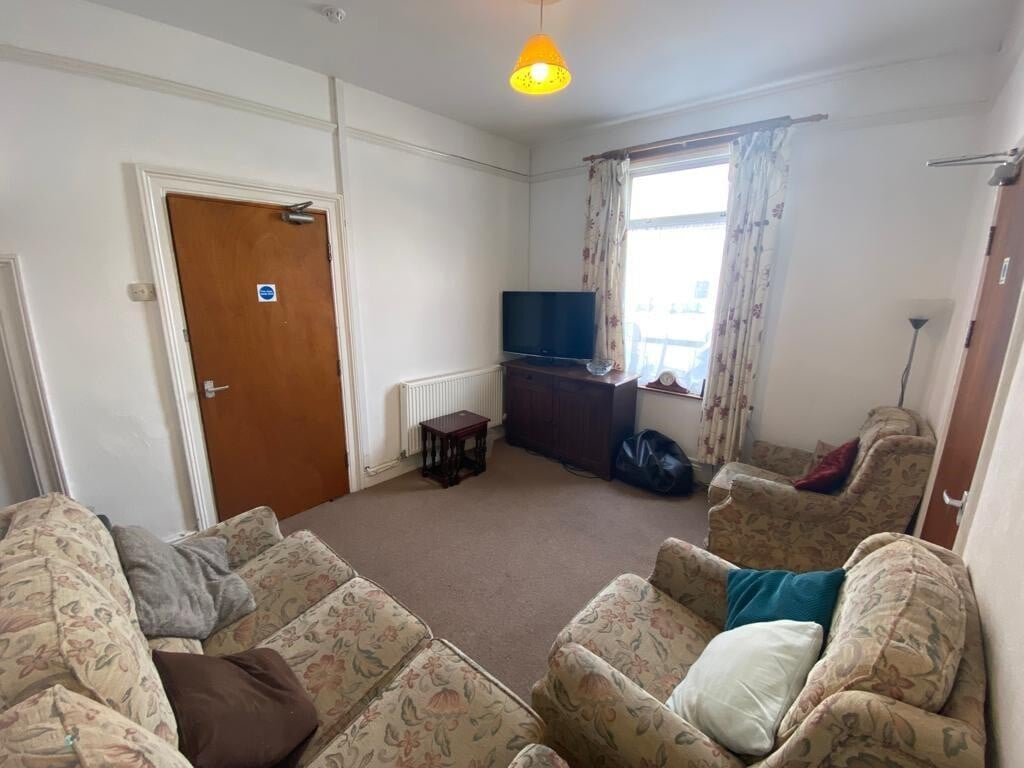 6 bedroom house for rent Stanley Road, Aberystwyth, SY23 1LS UniHomes