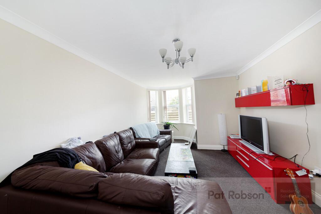 4 bedroom apartment on Heaton Road, Heaton, Newcastle