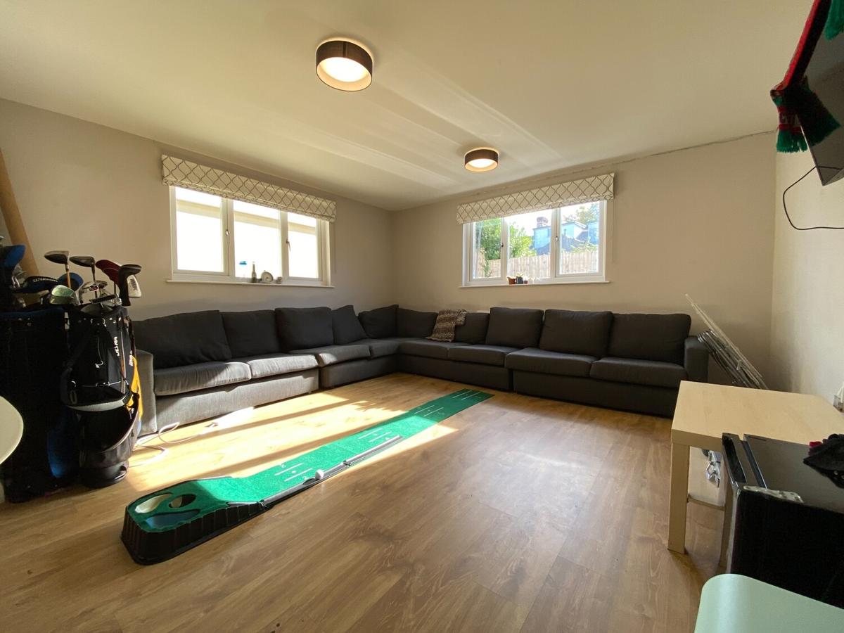 8 bedroom house on Wyverne Road, Cathays, Cardiff