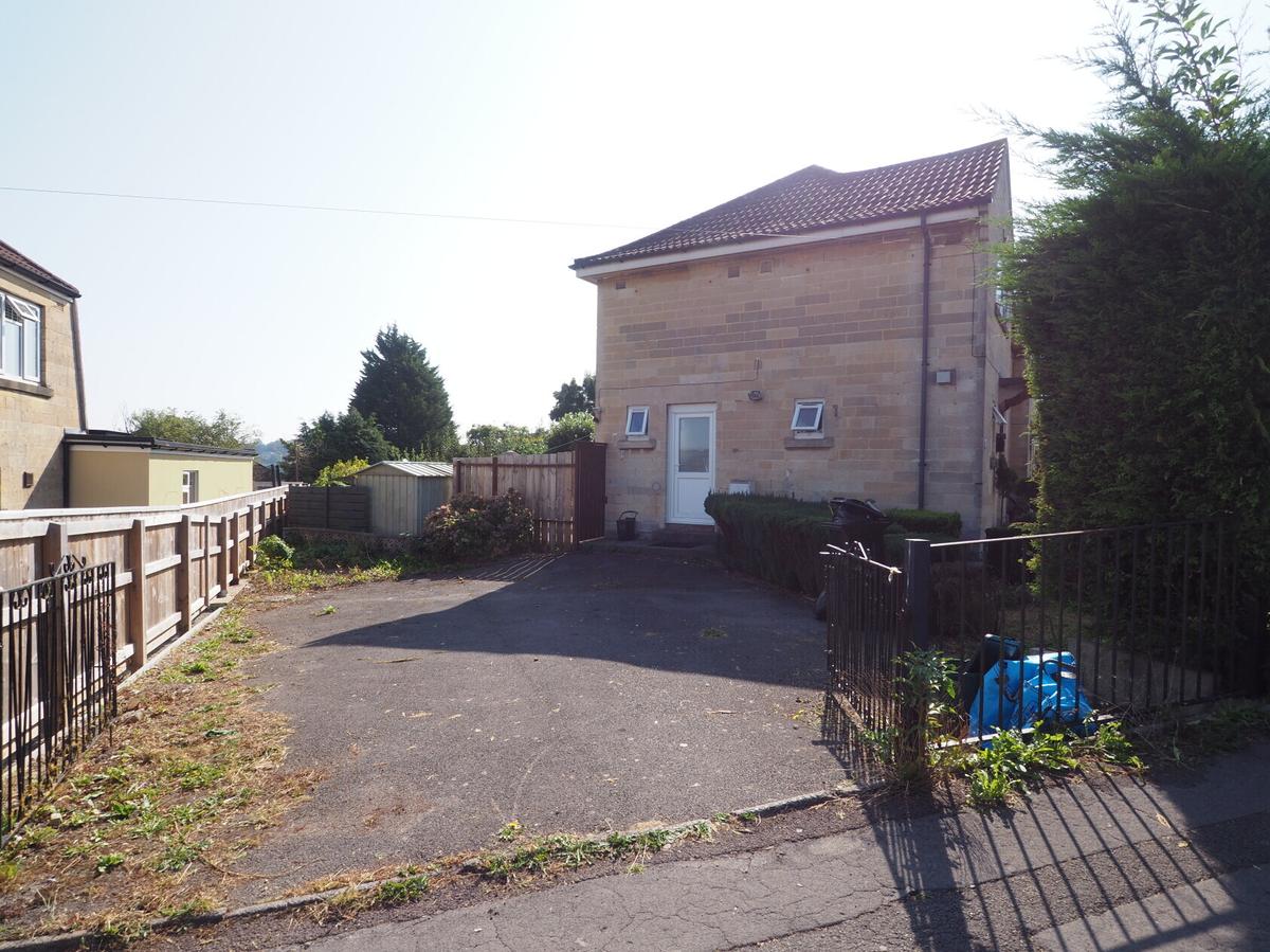 4 bedroom house for rent East Way, Bath, BA2 1QB UniHomes