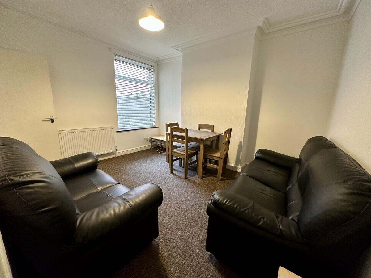 5 bedroom house for rent Knighton Fields Road East, Leicester, LE2 6DP UniHomes