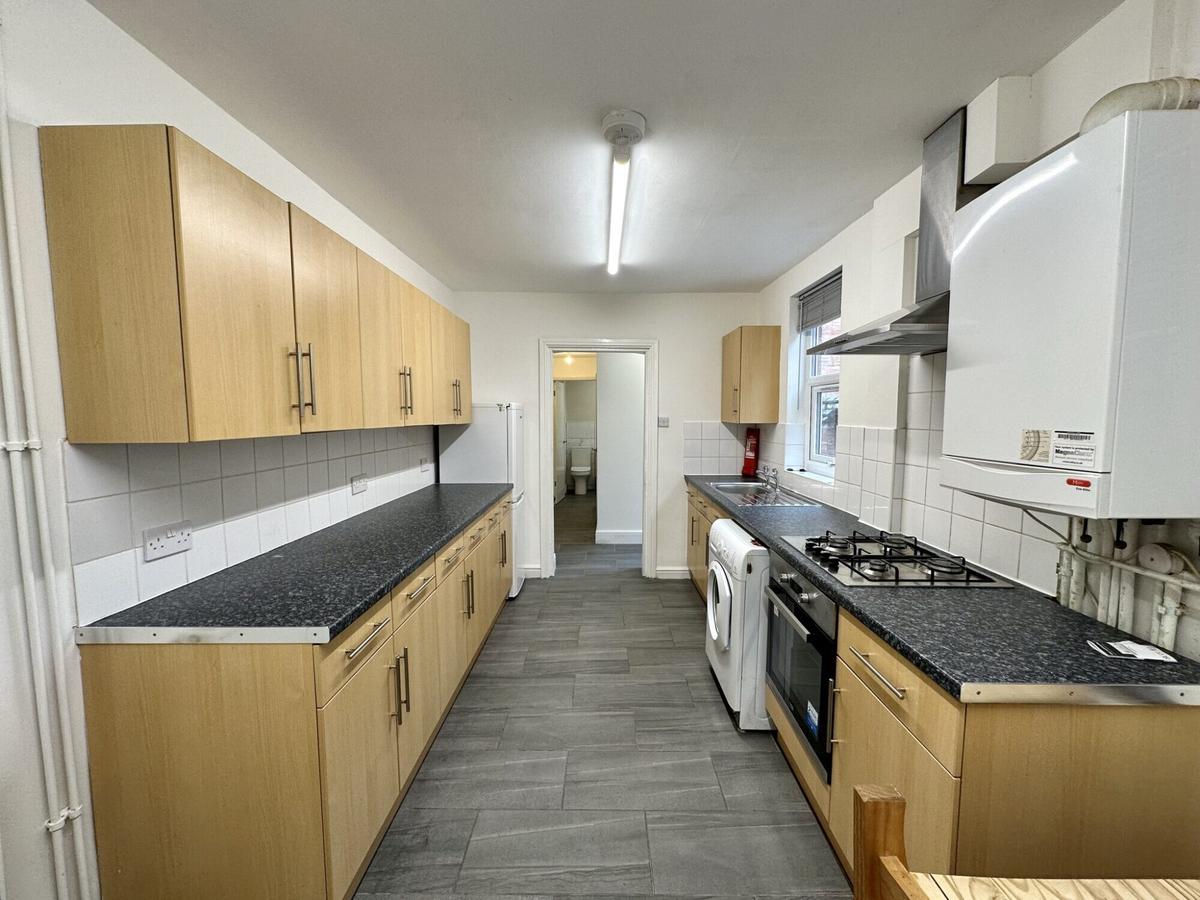 5 bedroom house for rent Knighton Fields Road East, Leicester, LE2 6DP UniHomes