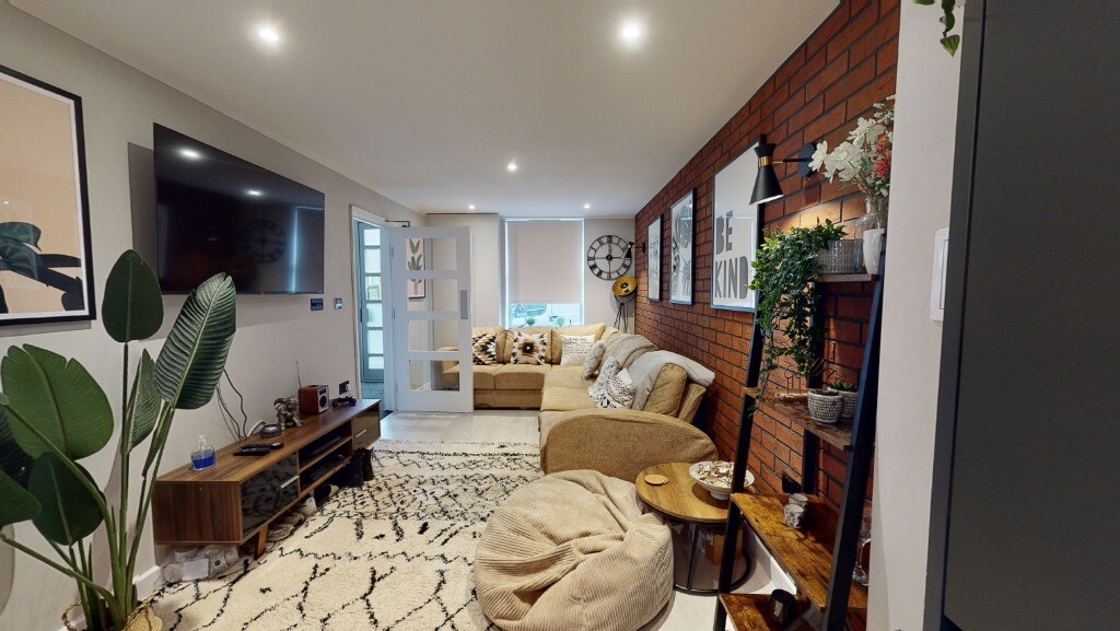 8 bedroom apartment for rent North Sherwood Street, Nottingham, NG1 4EN