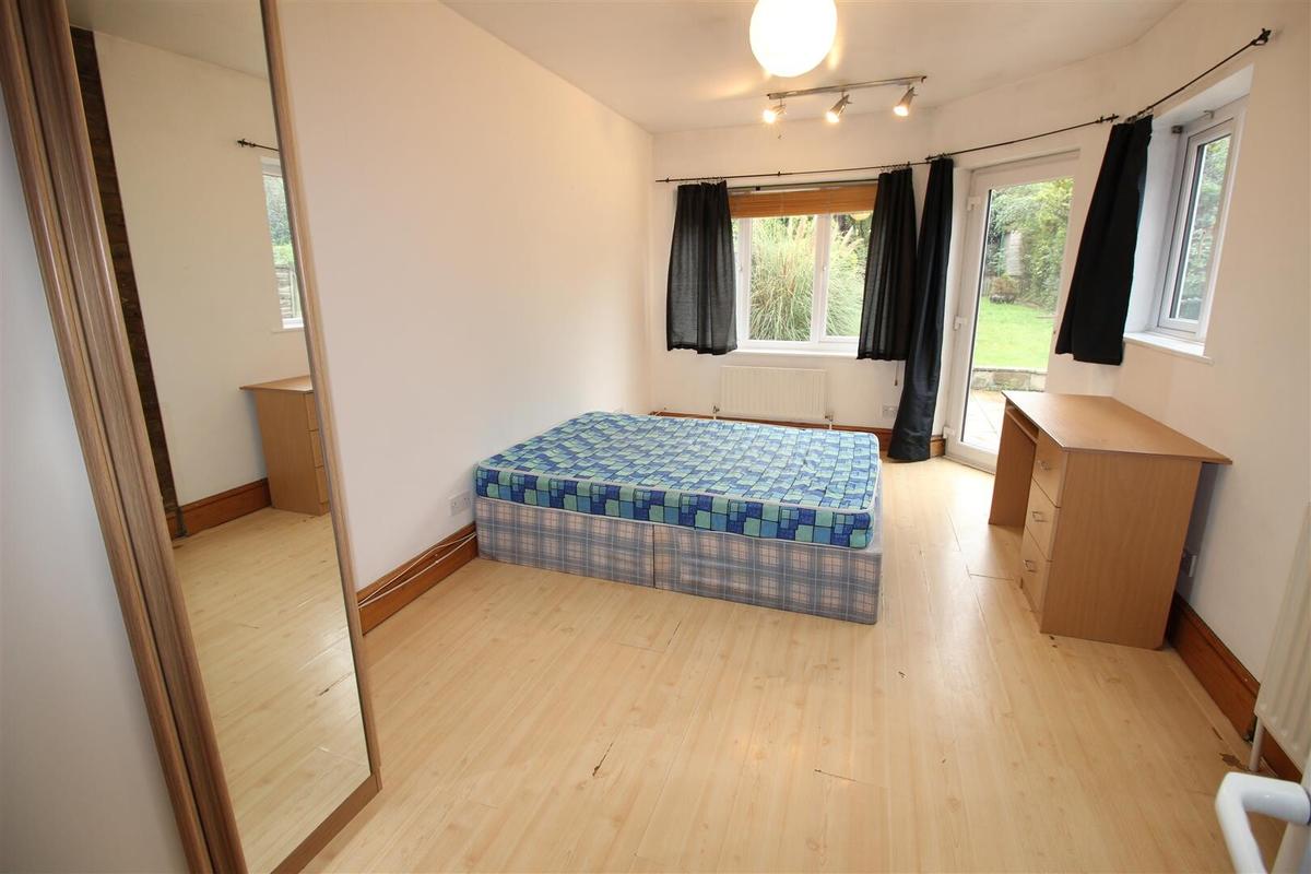 5 bedroom house for rent Cowley Road, London, UB8 2NJ UniHomes