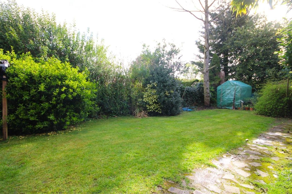 3 bedroom house for rent Baden Road, Surrey, GU2 9NZ UniHomes