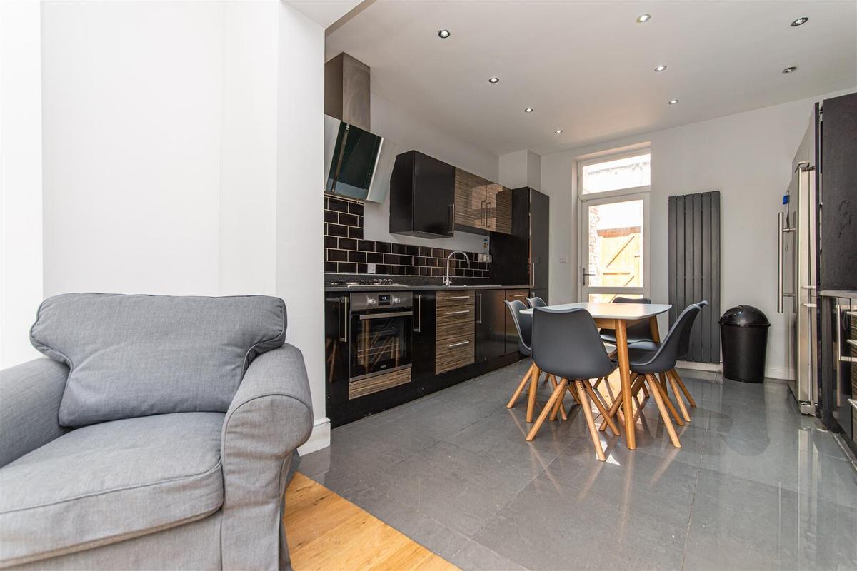 6 bedroom house for rent Clayton Park Square, Newcastle, NE2 4DP UniHomes