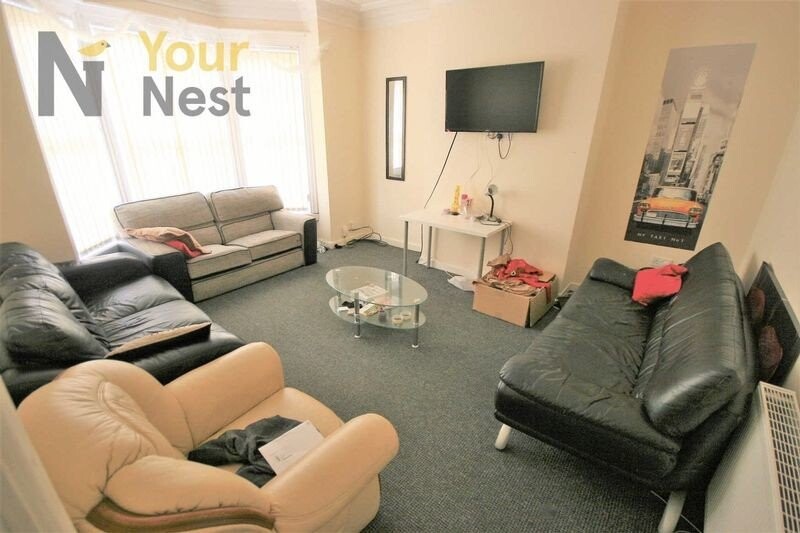 4 bedroom house for rent Headingley Avenue Leeds, LS6 3EP UniHomes
