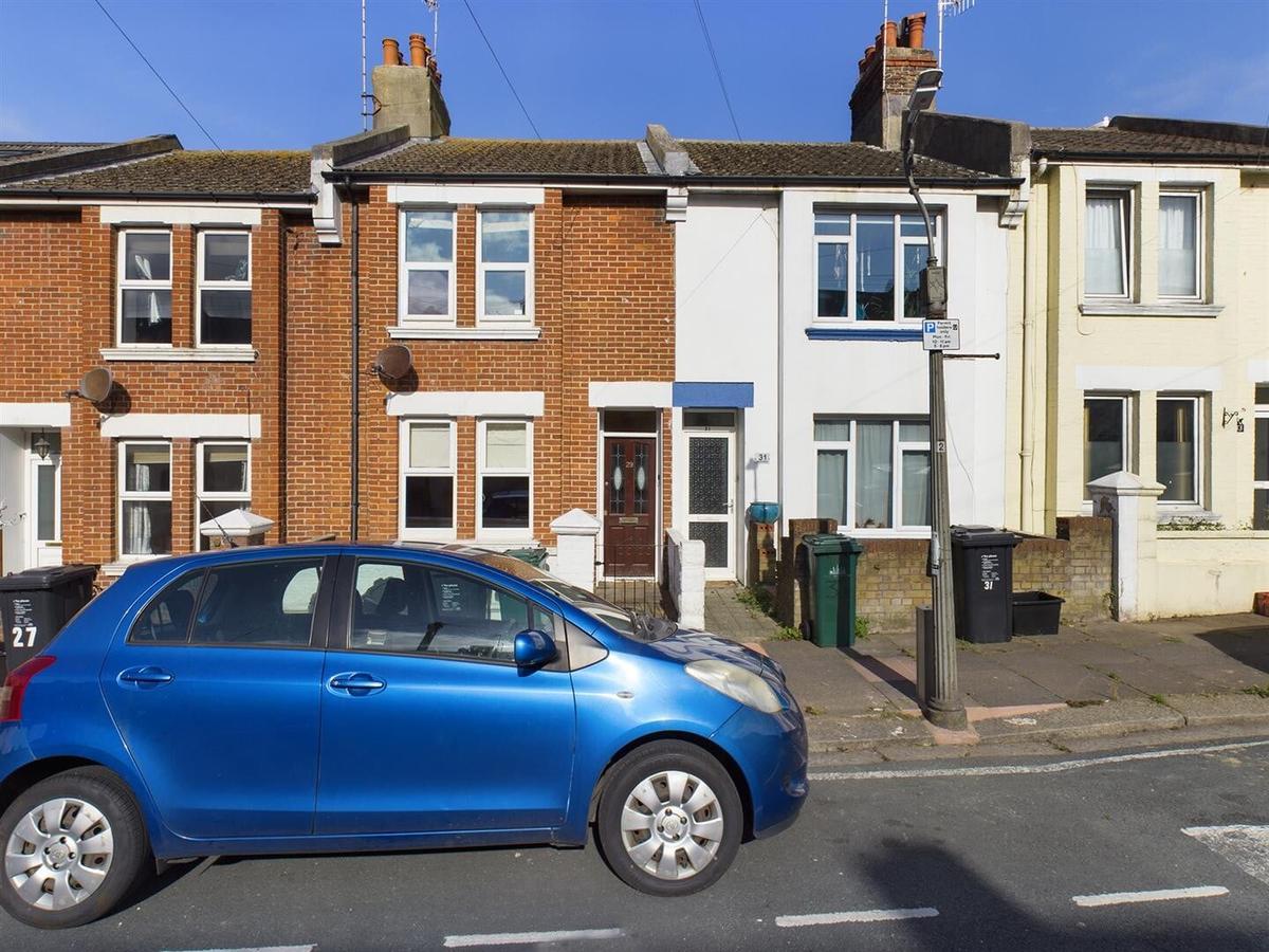 3 bedroom house for rent Redvers Road, Brighton, BN2 4BF UniHomes