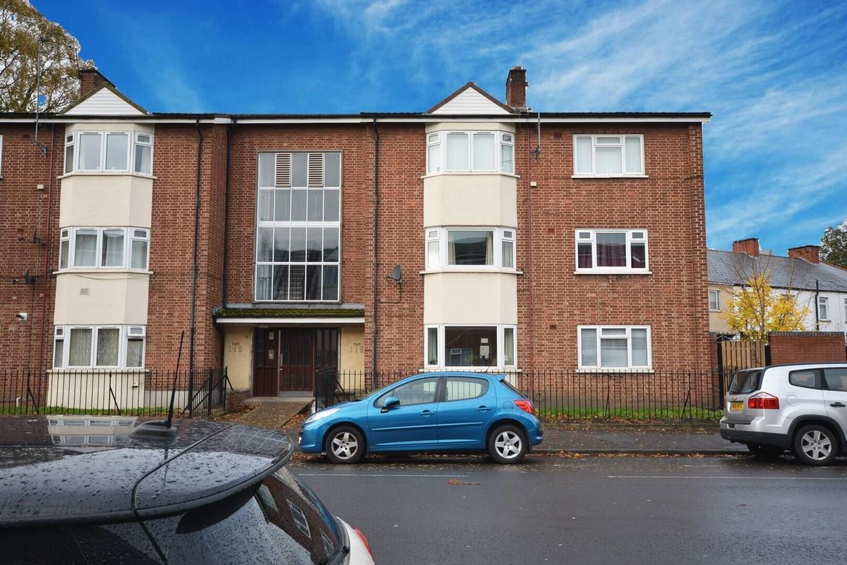 2 bedroom apartment for rent Cathays Terrace, Cardiff, CF24 4HS UniHomes
