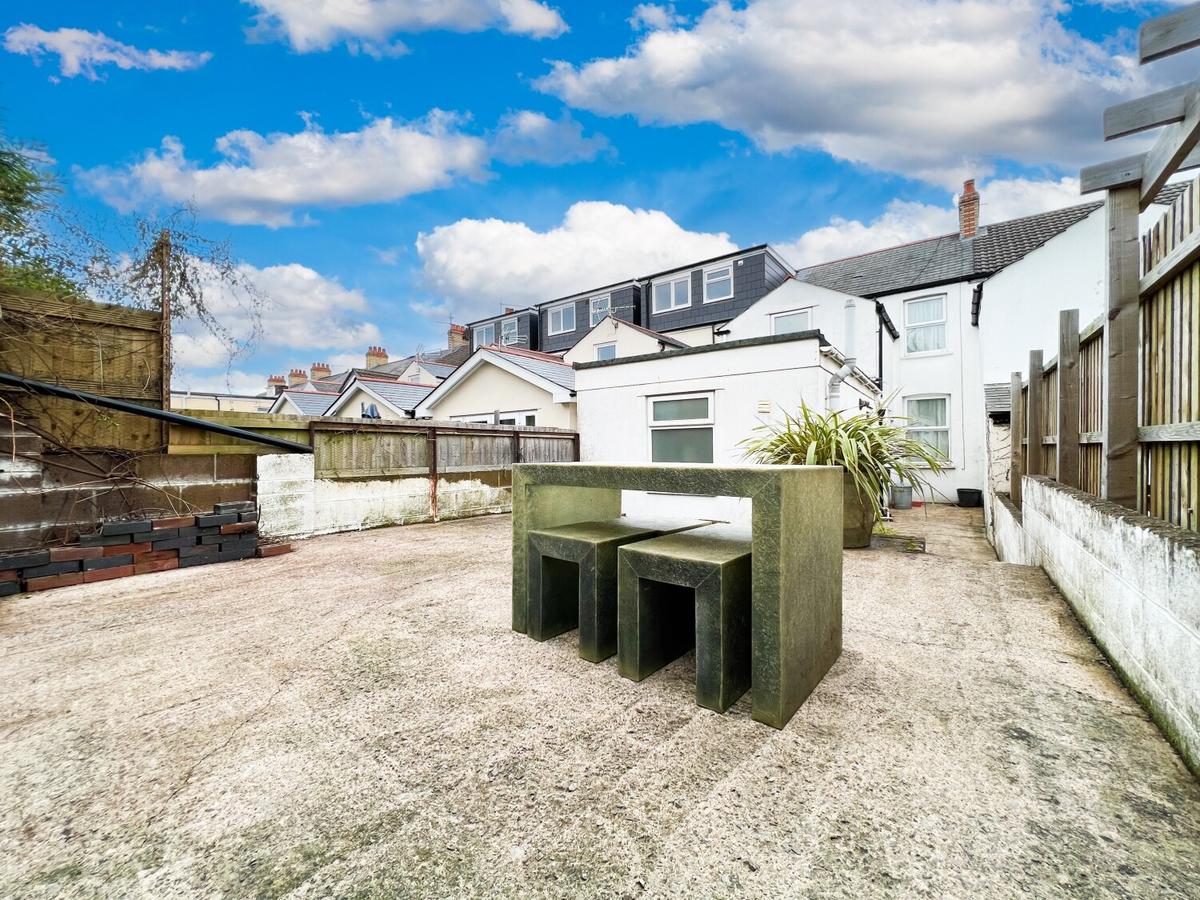 3 bedroom house for rent Bradley Street, Cardiff, CF24 1PE UniHomes