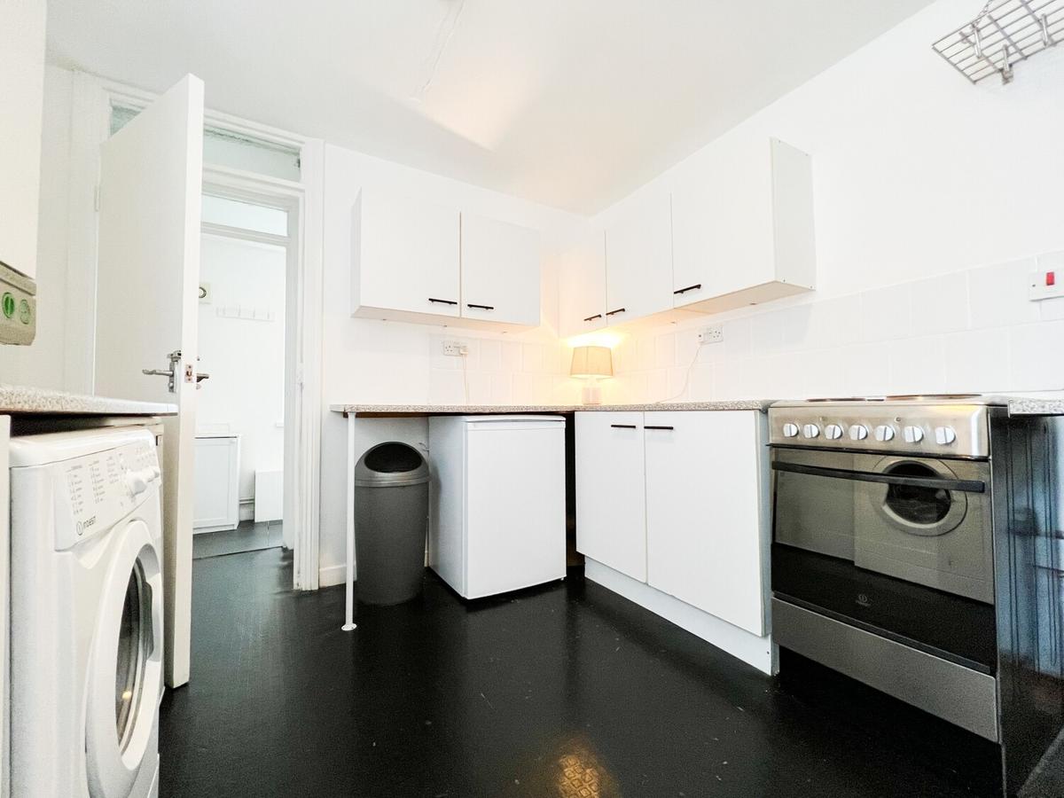 3 bedroom house for rent Bradley Street, Cardiff, CF24 1PE UniHomes