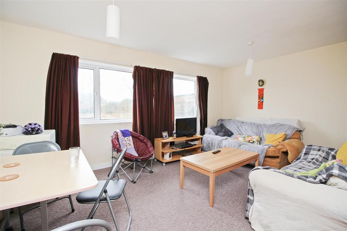 4 bedroom house for rent Mead Way, Canterbury, CT2 8BB UniHomes