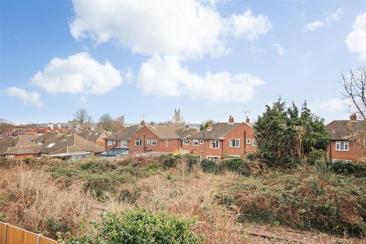 4 bedroom house for rent Mead Way, Canterbury, CT2 8BB UniHomes