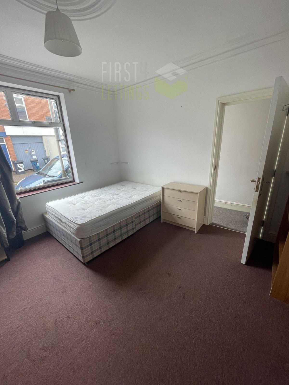 6 bedroom house for rent Fleetwood Road, Leicester, LE2 1YA UniHomes