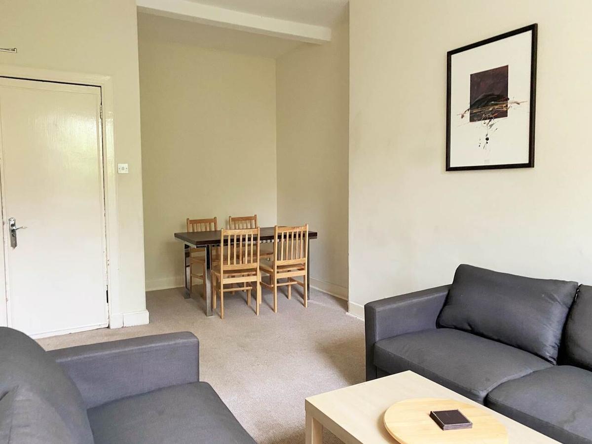 3 bedroom apartment on Road, Leith, Edinburgh