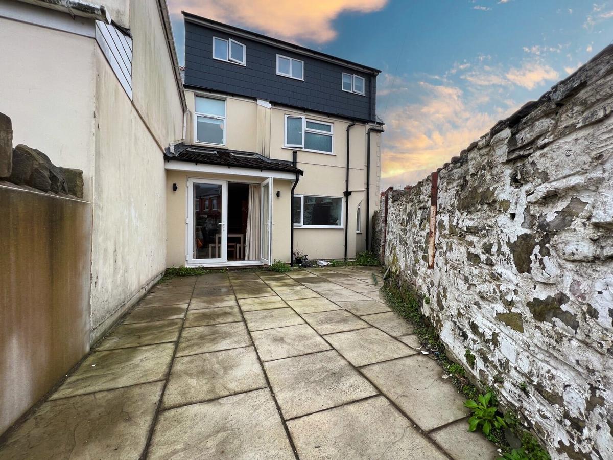 8 bedroom house for rent Lisvane Street, Cardiff, CF24 4LN UniHomes