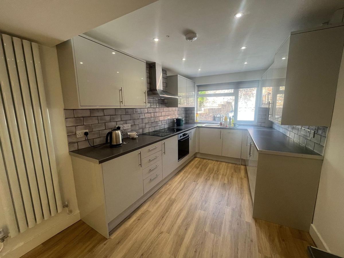 6 bedroom house on Rhyddings Terrace, Brynmill, Swansea