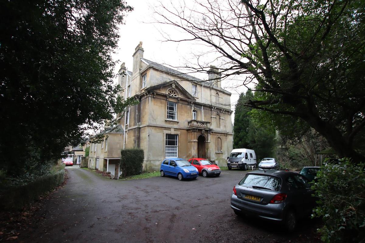 3 bedroom apartment for rent Weston Park East, Bath, BA1 2XA UniHomes