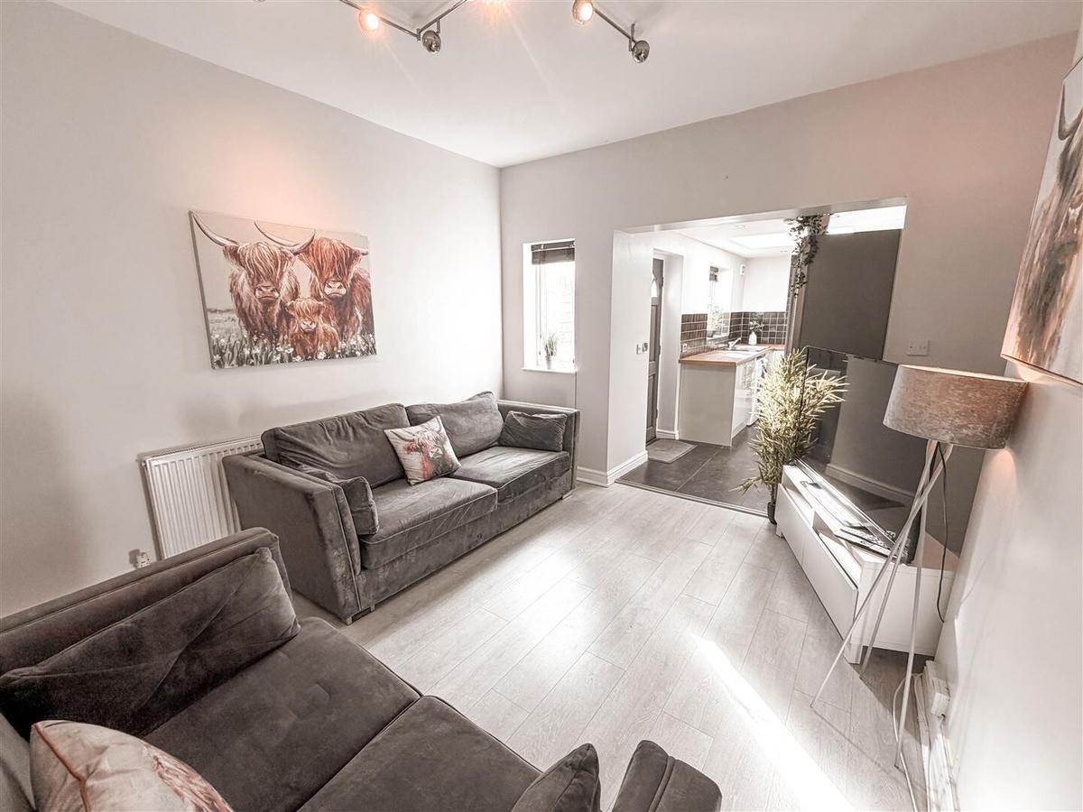 4 bedroom house on Woodhead Road, Highfield, Sheffield