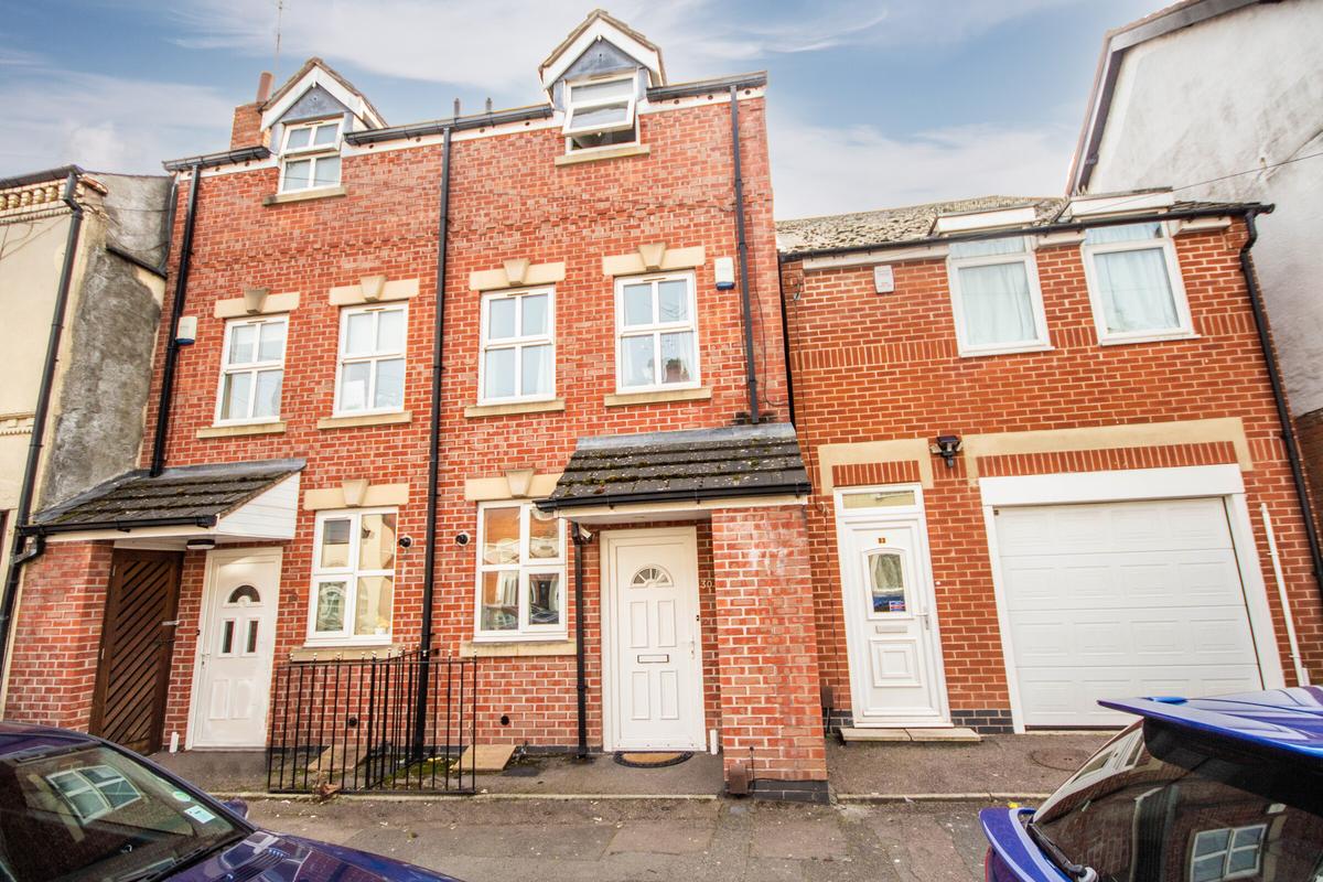 4 bedroom house for rent Latimer Street, Leicester, LE3 0QE UniHomes
