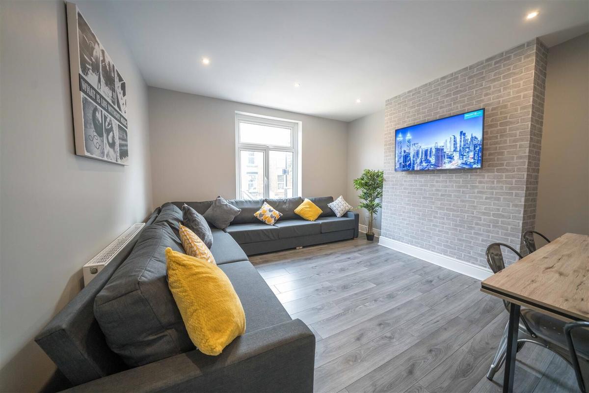 9 bedroom house on Brunswick Street, Broomhall, Sheffield