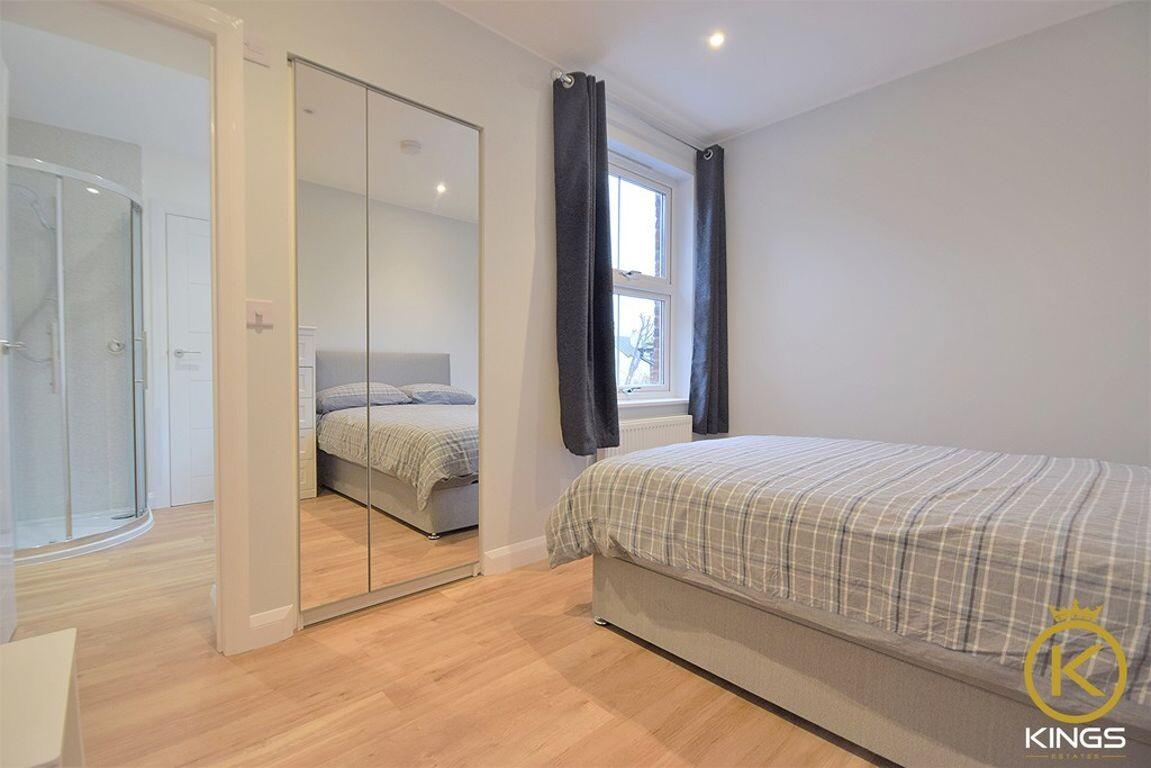 5 bedroom house for rent Denzil Road, Surrey, GU2 7NQ UniHomes