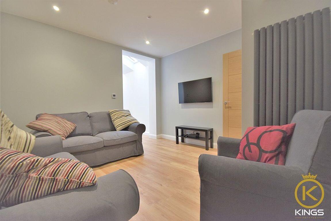 5 bedroom house for rent Denzil Road, Surrey, GU2 7NQ UniHomes