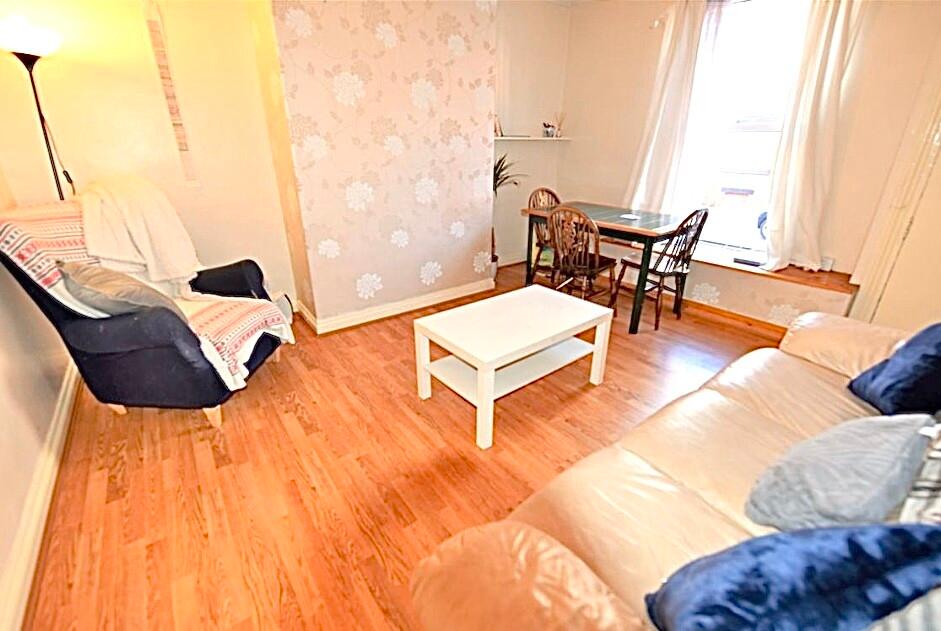 3 bedroom house for rent Harold View, Leeds, LS6 1PP UniHomes