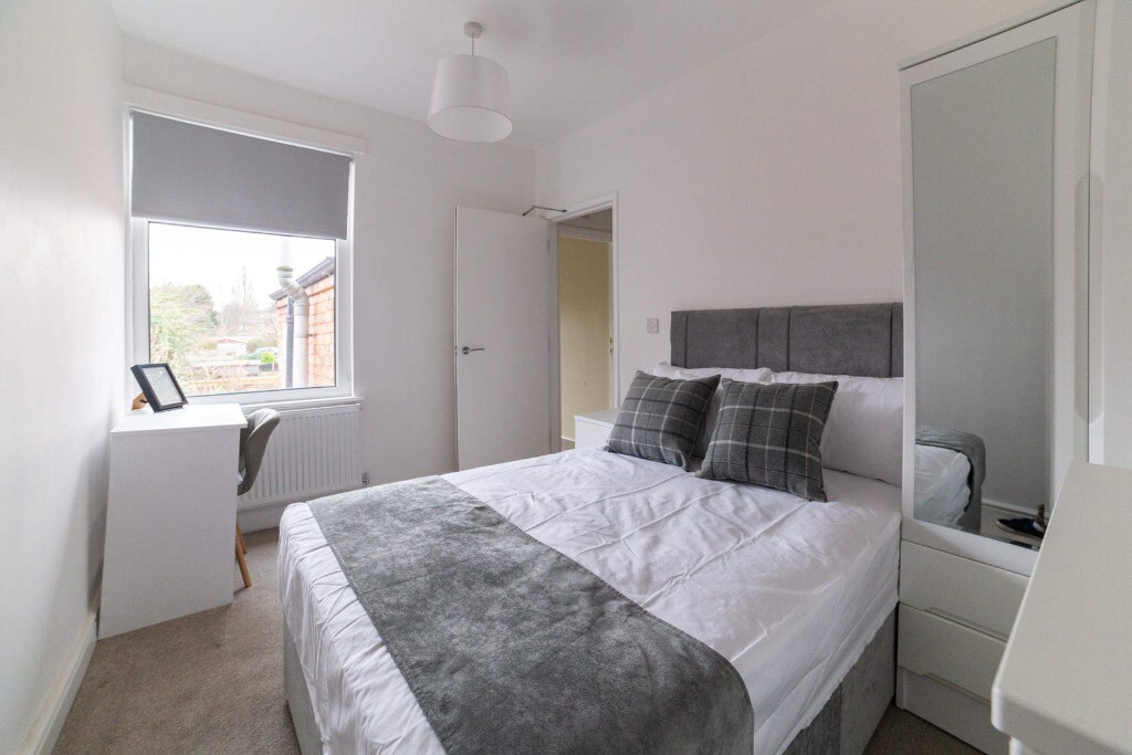 3 bedroom house for rent Victory Road Beeston, Nottingham, NG9 1LH UniHomes