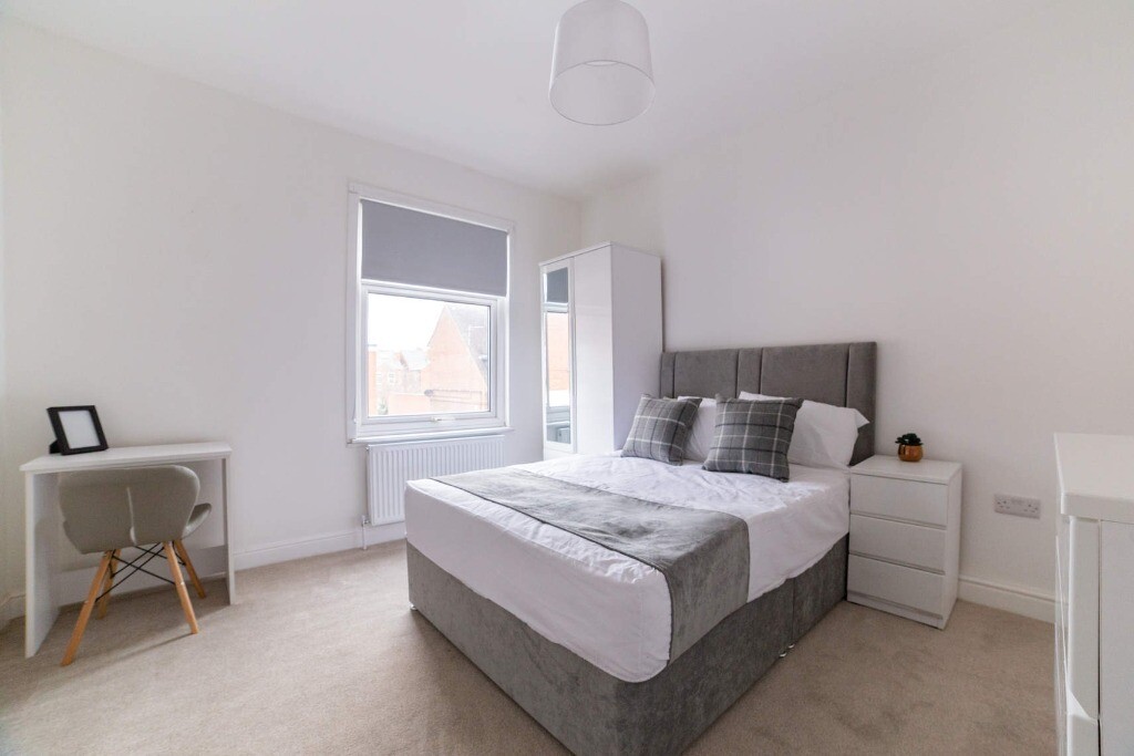 3 bedroom house for rent Victory Road Beeston, Nottingham, NG9 1LH UniHomes