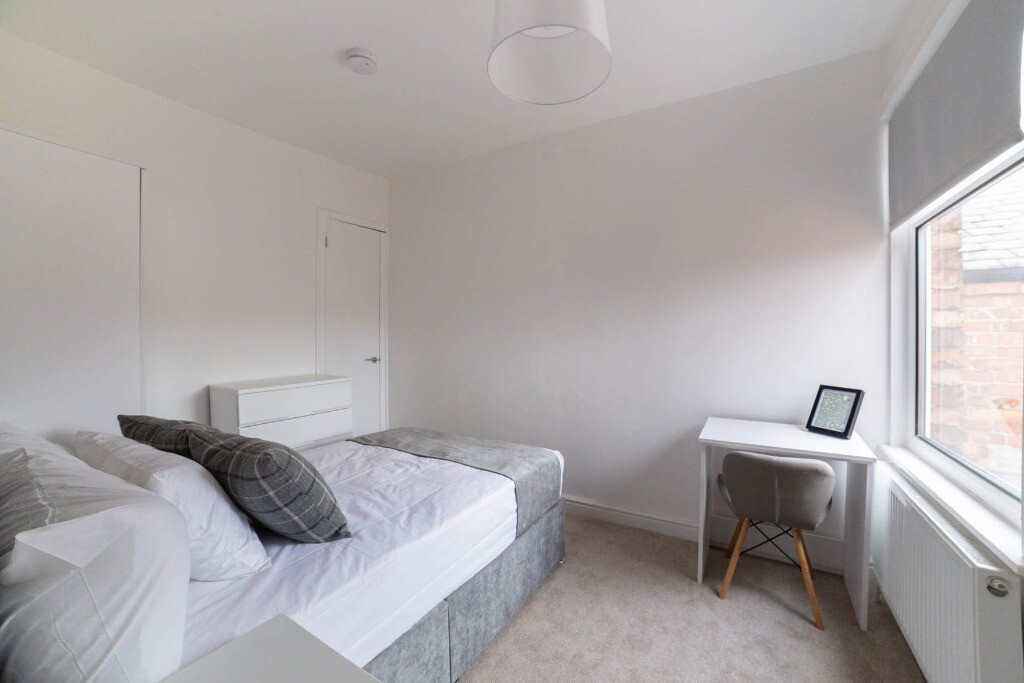 3 bedroom house for rent Victory Road Beeston, Nottingham, NG9 1LH UniHomes