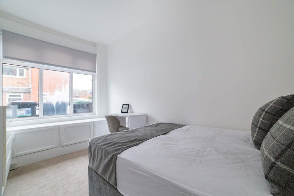 3 bedroom house for rent Victory Road Beeston, Nottingham, NG9 1LH UniHomes