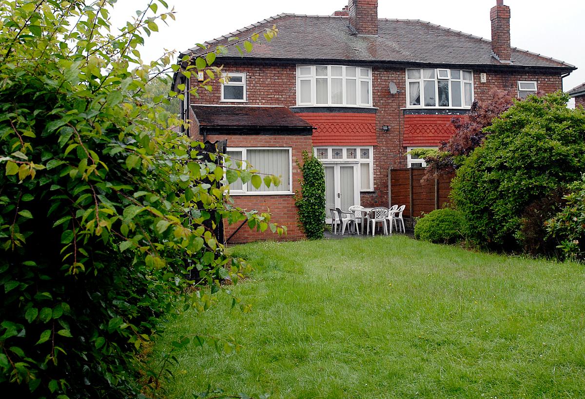 4 bedroom house for rent Whitebrook Road, Manchester, M14 6EH UniHomes