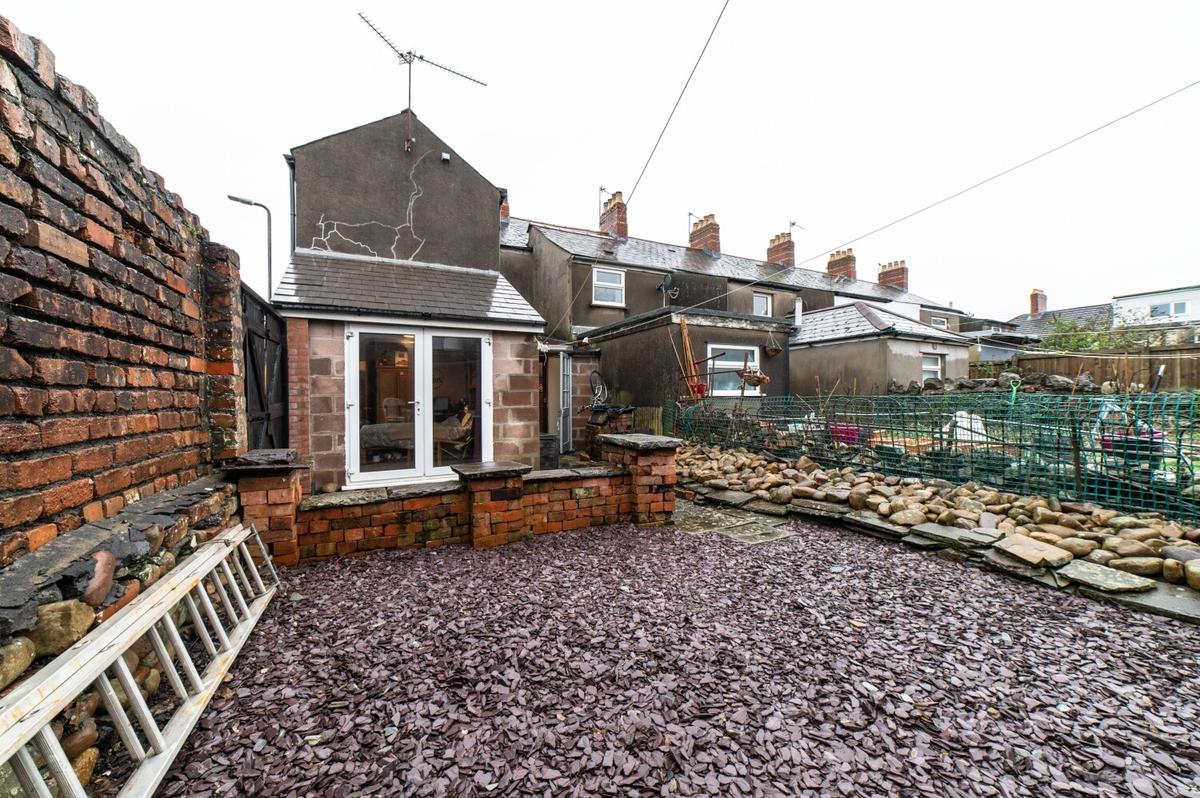 5 bedroom house for rent Robert Street, Cardiff, CF24 4PB UniHomes