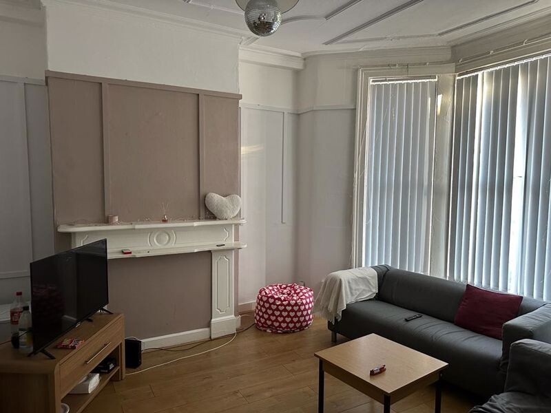 5 bedroom house for rent Blantyre Road, Liverpool, L15 3HS UniHomes