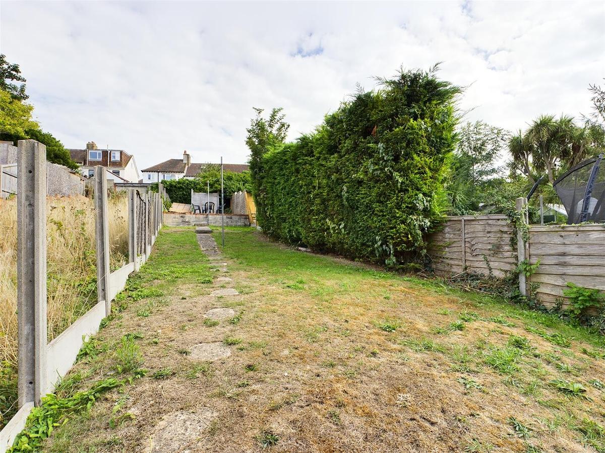 4 bedroom house for rent Bevendean Crescent, Brighton, BN2 4RB UniHomes