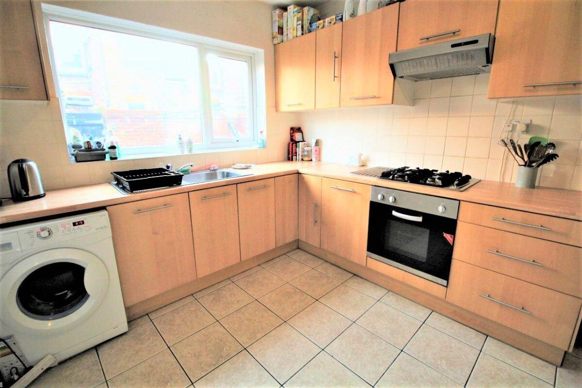 6 bedroom house for rent Gresford Avenue, Liverpool, L17 2AW UniHomes