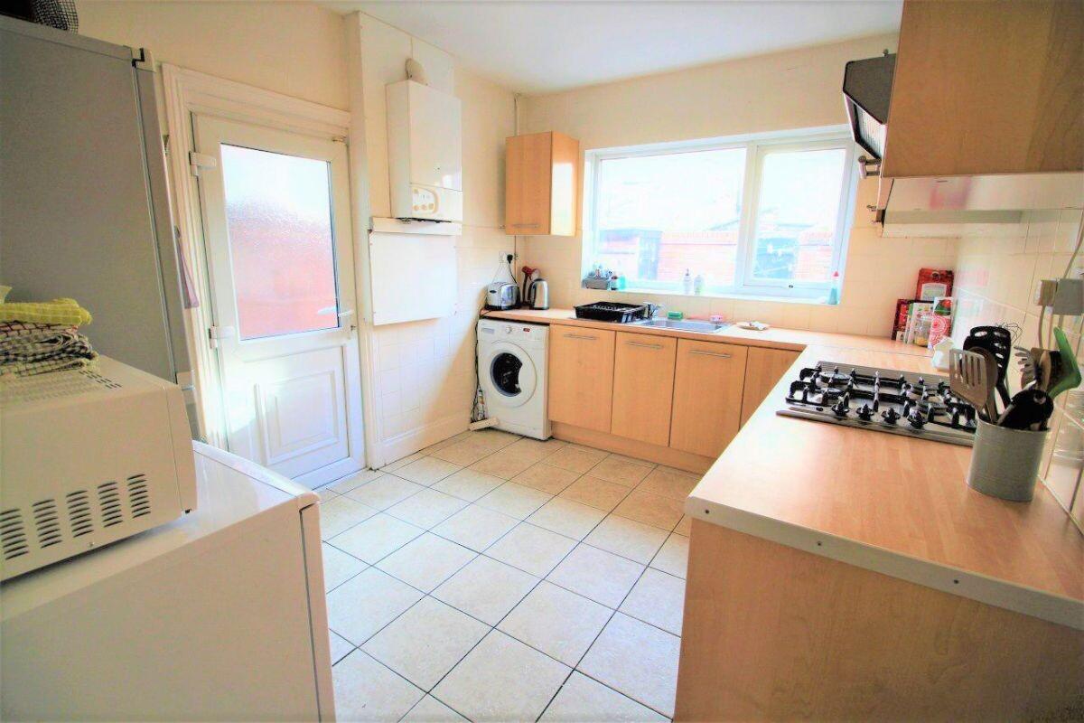 6 bedroom house for rent Gresford Avenue, Liverpool, L17 2AW UniHomes