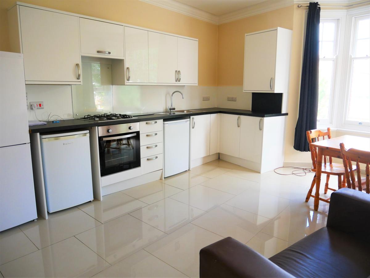 3 bedroom apartment on Preston Drove, Fiveways, Brighton