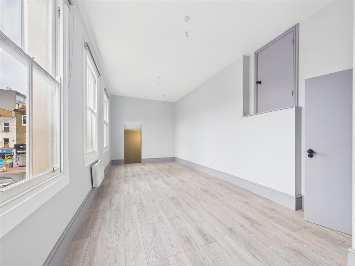 1 bedroom apartment on Bethnal Green Road, Hackney, London