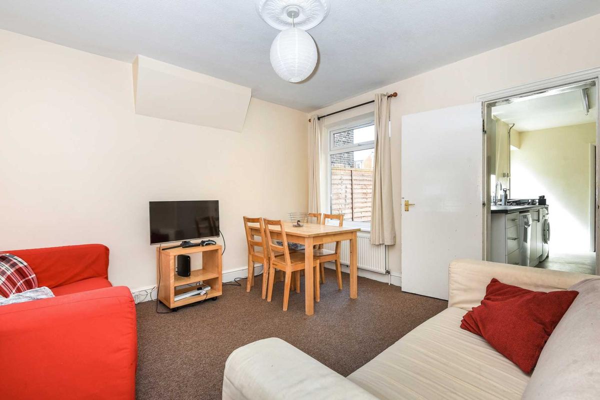 4 bedroom house for rent Bray Road, Surrey, GU2 7LQ UniHomes