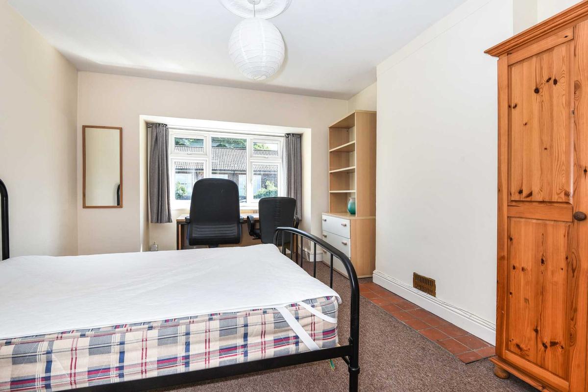 4 bedroom house for rent Bray Road, Surrey, GU2 7LQ UniHomes