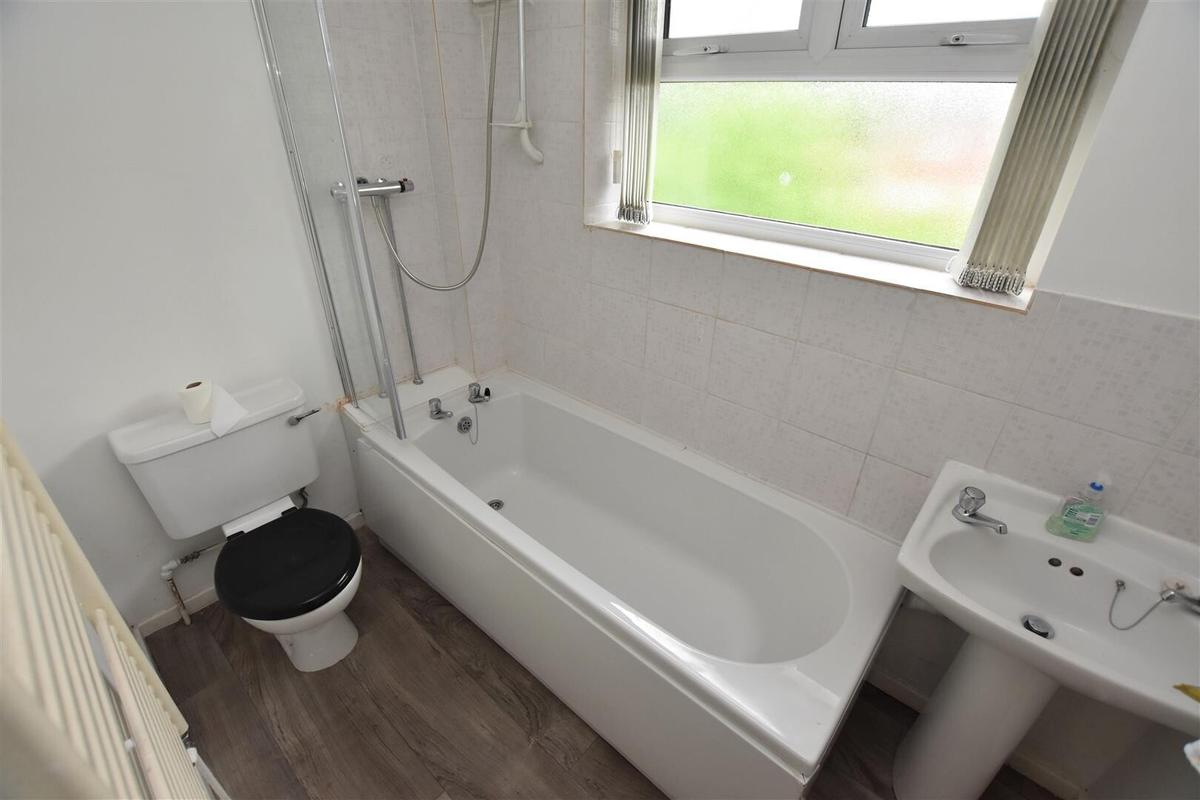 4 bedroom house for rent Cadleigh Gardens, Birmingham, B17 0QB UniHomes