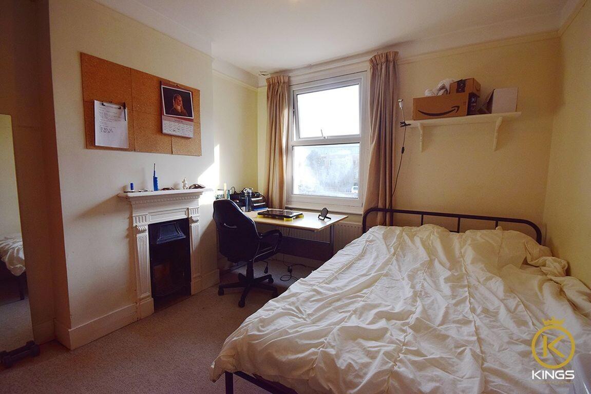 4 bedroom house for rent Weston Road, Surrey, GU2 8AS UniHomes